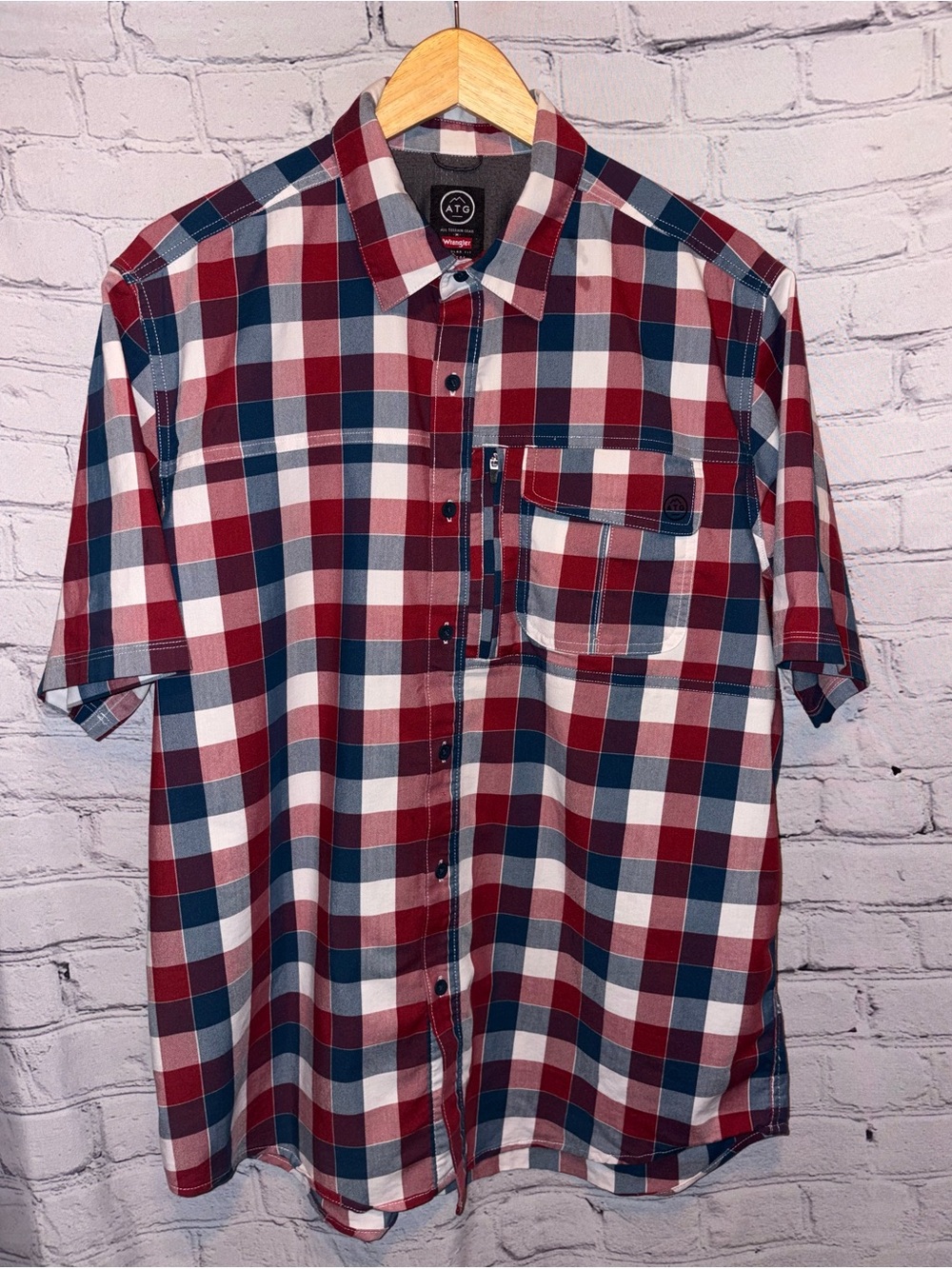 Wrangler All Terrain Gear Men’s Red White Blue Plaid Button Front Shirt Sz L